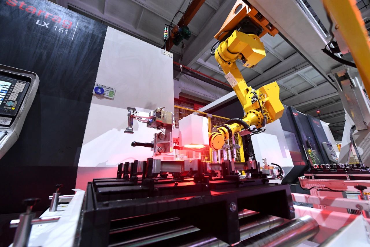 伟德体育 - 综合体育赛事平台|奥体中心相助同伴