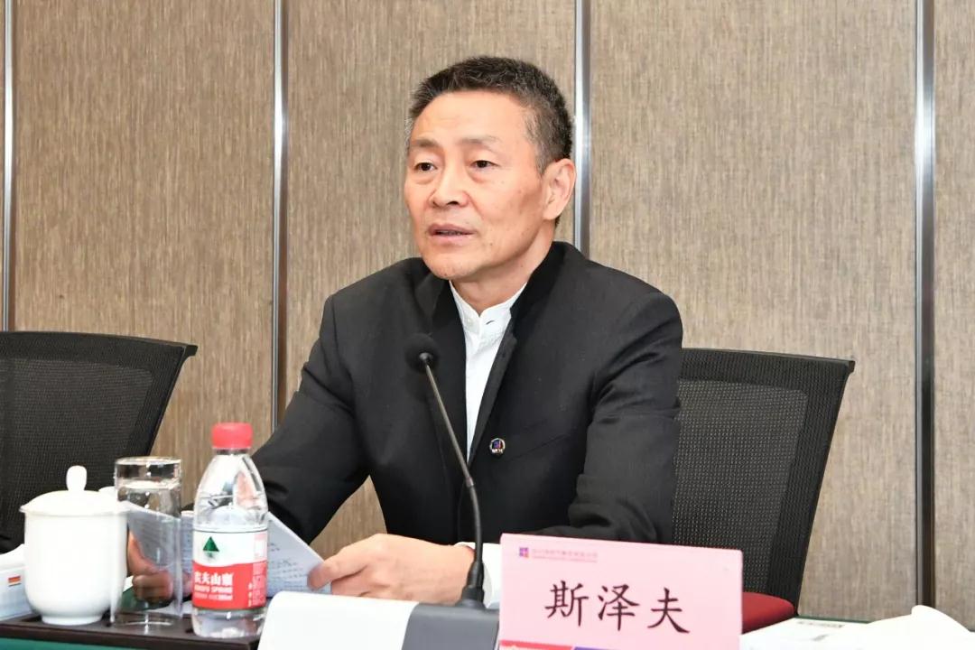 伟德体育 - 综合体育赛事平台|奥体中心相助同伴