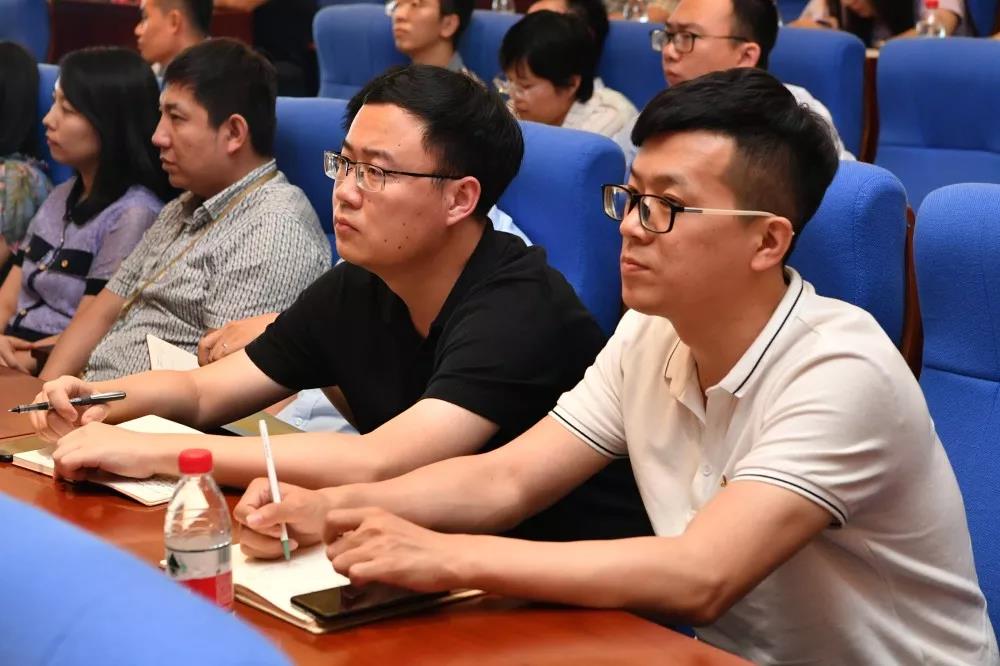 伟德体育 - 综合体育赛事平台|奥体中心相助同伴