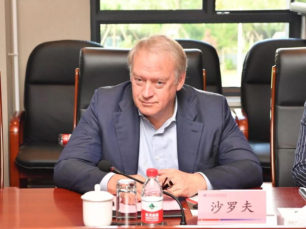 伟德体育 - 综合体育赛事平台|奥体中心相助同伴