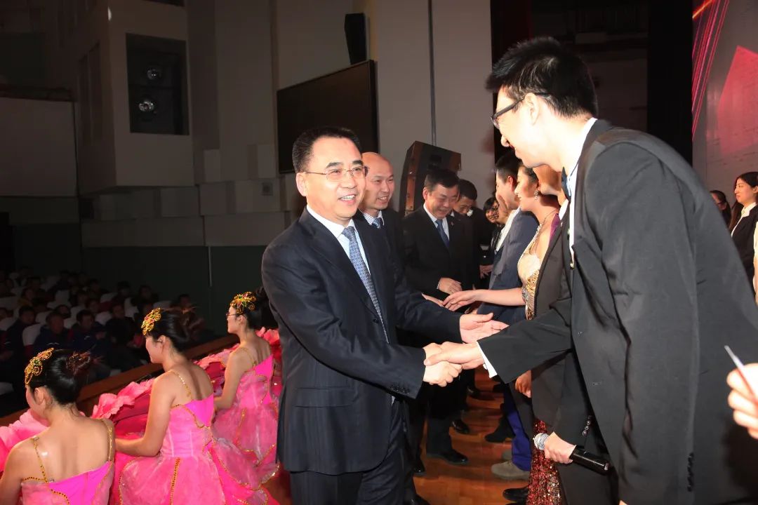 伟德体育 - 综合体育赛事平台|奥体中心相助同伴