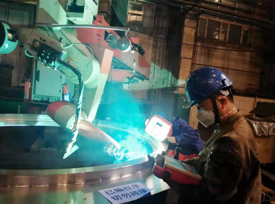 伟德体育 - 综合体育赛事平台|奥体中心相助同伴