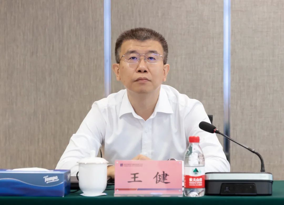 伟德体育 - 综合体育赛事平台|奥体中心相助同伴