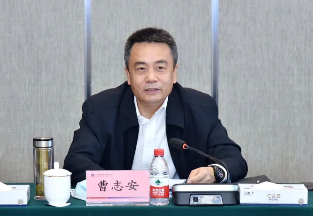 伟德体育 - 综合体育赛事平台|奥体中心相助同伴