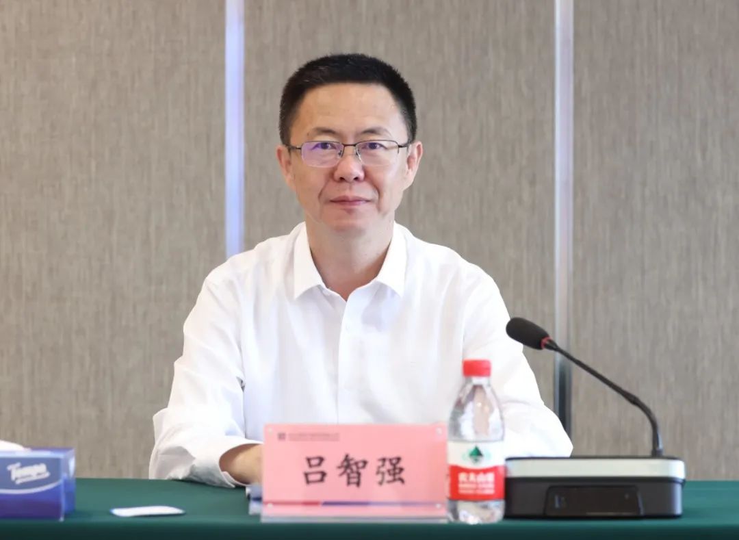 伟德体育 - 综合体育赛事平台|奥体中心相助同伴