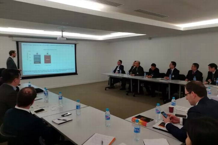 伟德体育 - 综合体育赛事平台|奥体中心相助同伴