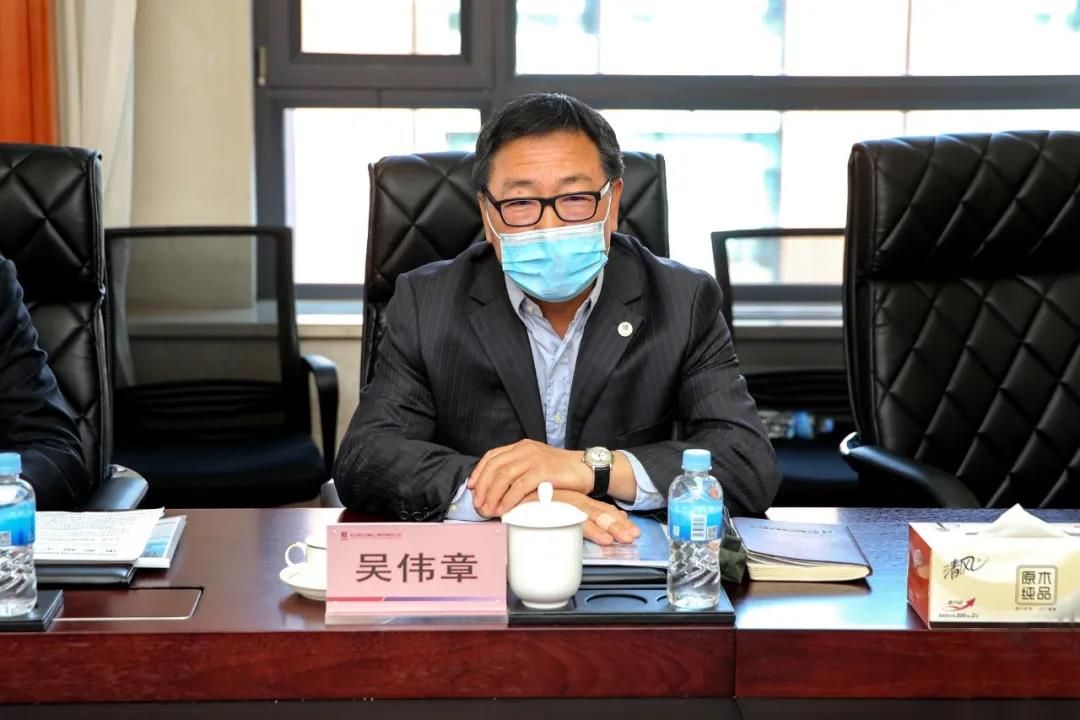 伟德体育 - 综合体育赛事平台|奥体中心相助同伴