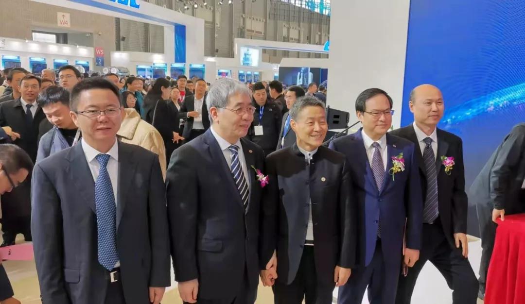 伟德体育 - 综合体育赛事平台|奥体中心相助同伴