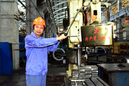 伟德体育 - 综合体育赛事平台|奥体中心相助同伴